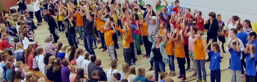 Flashmob Und Ballonsteigen Zur Einschulung Der Neuen Funftklassler Igs Stade